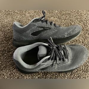 Men’s Revel Brooks  size 9.5